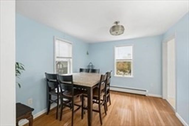 22 Juniper St, Lowell, MA 01852