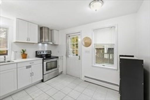 22 Juniper St, Lowell, MA 01852