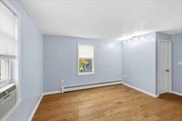 22 Juniper St, Lowell, MA 01852