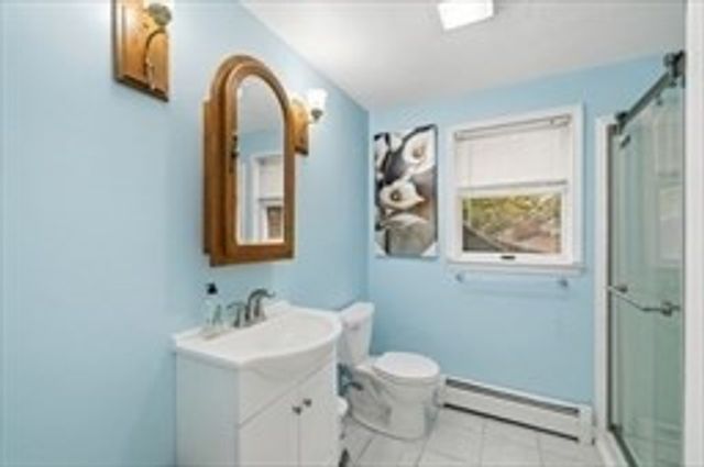 22 Juniper St, Lowell, MA 01852