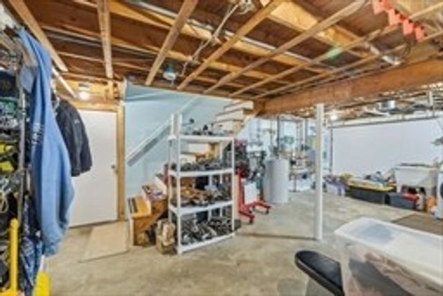 22 Juniper St, Lowell, MA 01852