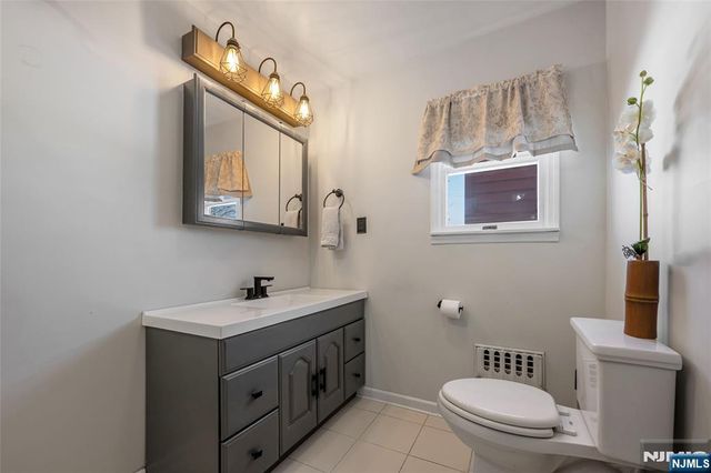 10-09 Charles Street, Fair Lawn, NJ 07410