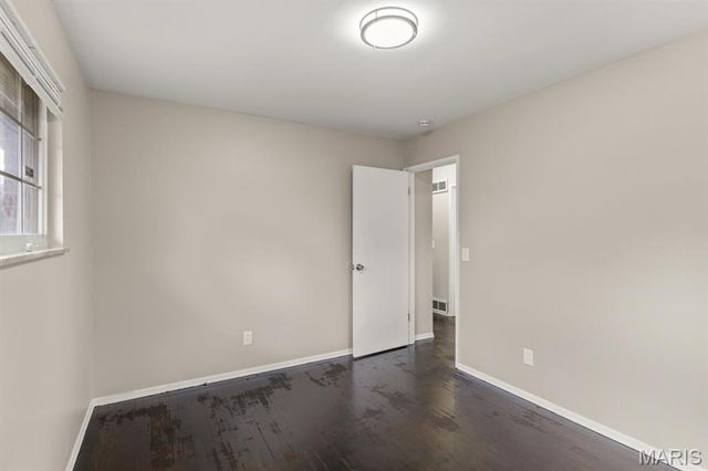 1223 Reale Avenue, St Louis, MO 63138