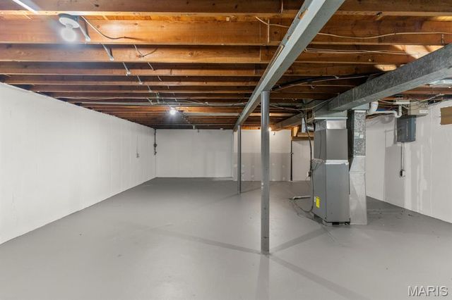 1223 Reale Avenue, St Louis, MO 63138