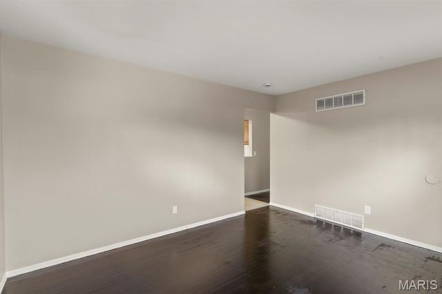 1223 Reale Avenue, St Louis, MO 63138