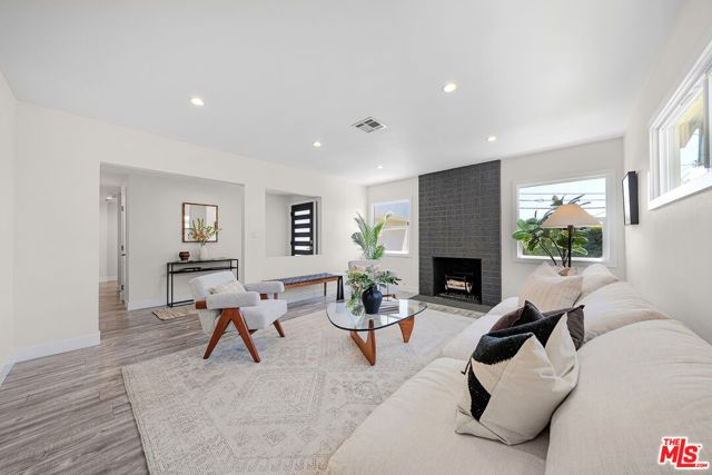 2761 Lompoc Street, Los Angeles, CA 90065
