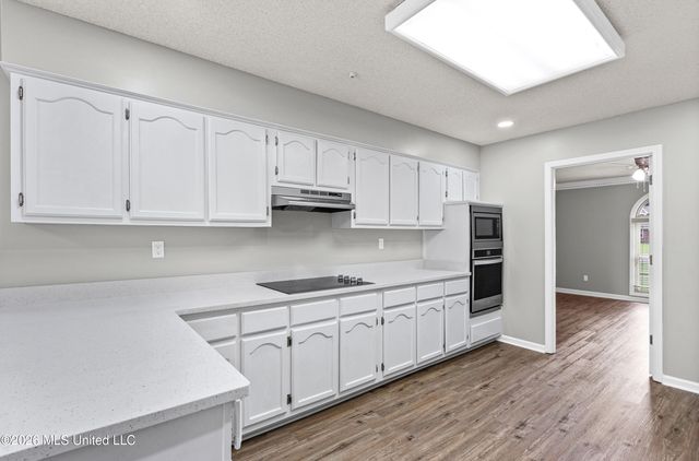 8805 Dove Hill Drive, Olive Branch, MS 38654