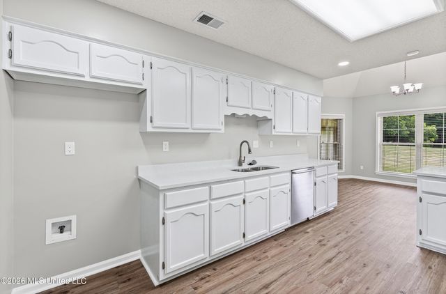 8805 Dove Hill Drive, Olive Branch, MS 38654
