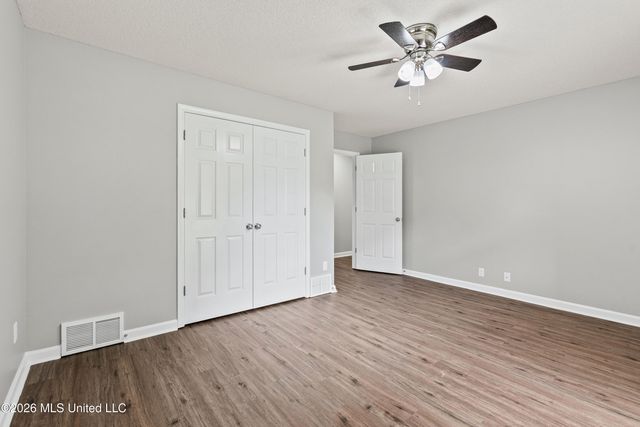 8805 Dove Hill Drive, Olive Branch, MS 38654