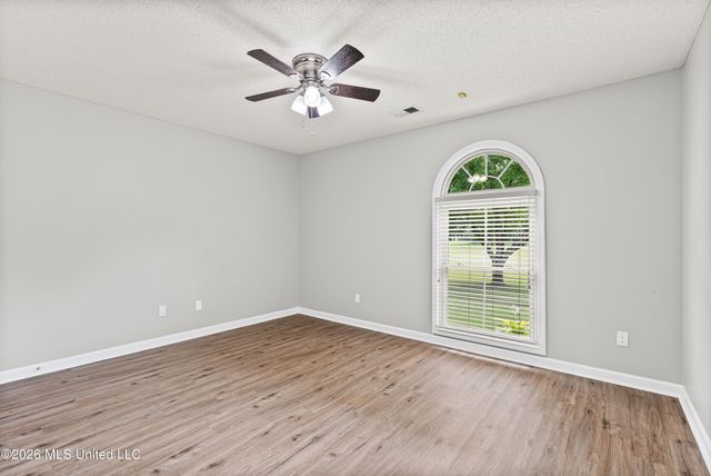 8805 Dove Hill Drive, Olive Branch, MS 38654
