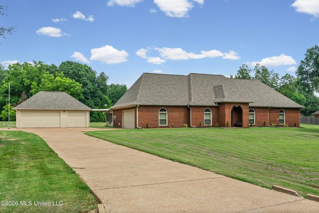 8805 Dove Hill Drive, Olive Branch, MS 38654