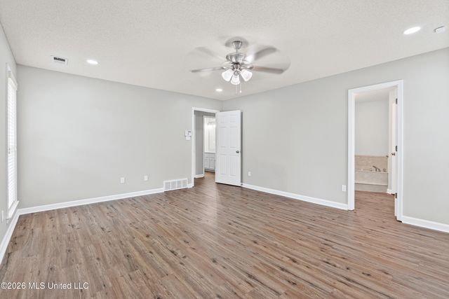 8805 Dove Hill Drive, Olive Branch, MS 38654