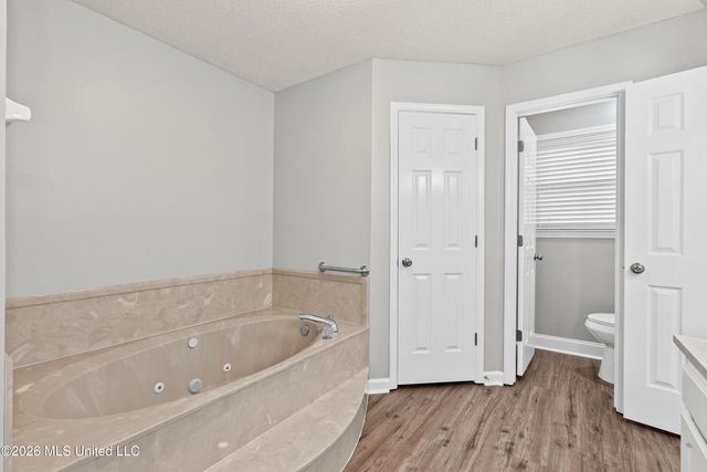 8805 Dove Hill Drive, Olive Branch, MS 38654