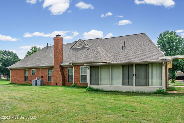 8805 Dove Hill Drive, Olive Branch, MS 38654