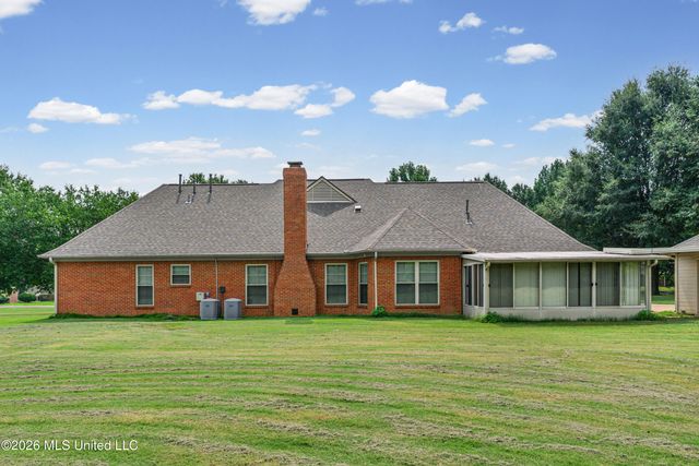 8805 Dove Hill Drive, Olive Branch, MS 38654