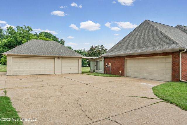 8805 Dove Hill Drive, Olive Branch, MS 38654