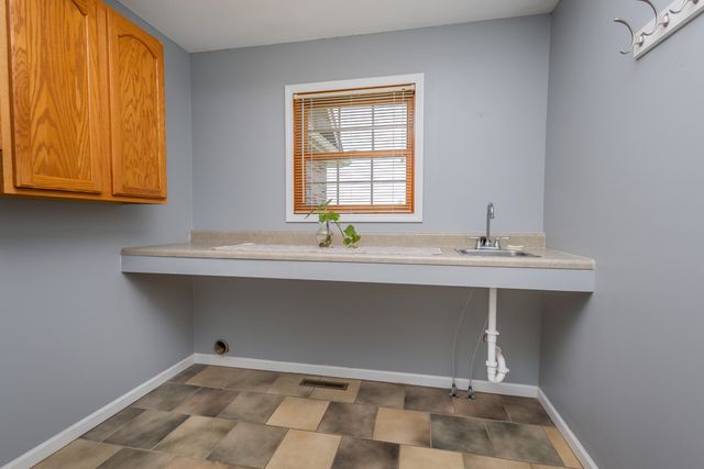 5720 N KIRCHER RD, Columbia, MO 65202