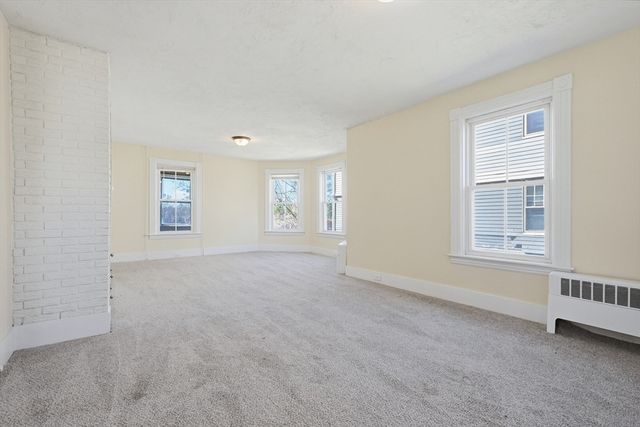 119 Hope Ave, Worcester, MA 01603