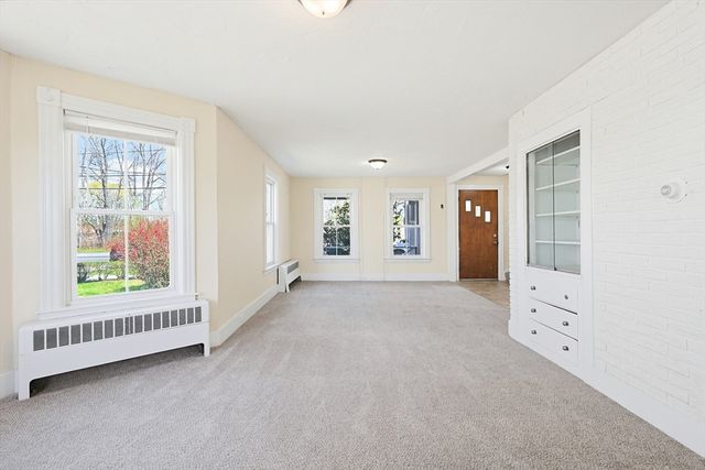 119 Hope Ave, Worcester, MA 01603