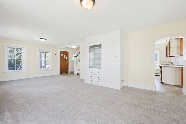 119 Hope Ave, Worcester, MA 01603