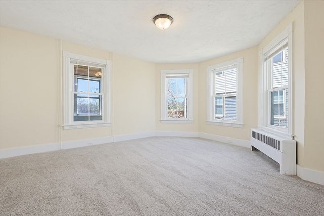 119 Hope Ave, Worcester, MA 01603