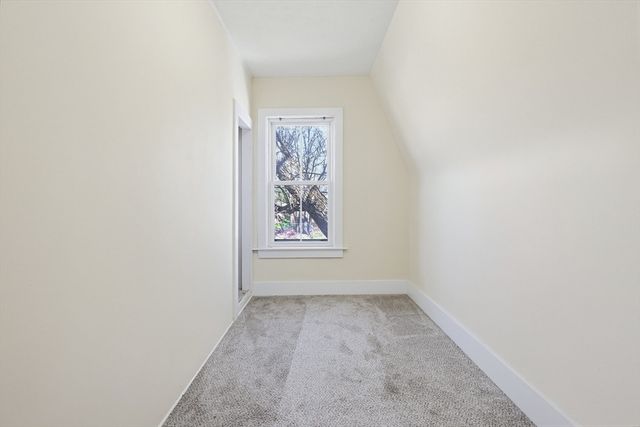 119 Hope Ave, Worcester, MA 01603