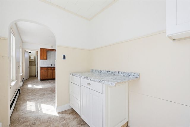 119 Hope Ave, Worcester, MA 01603