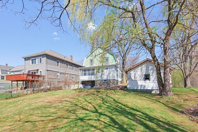 119 Hope Ave, Worcester, MA 01603