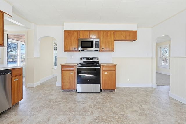 119 Hope Ave, Worcester, MA 01603