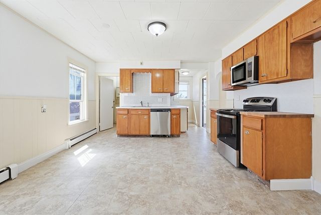 119 Hope Ave, Worcester, MA 01603