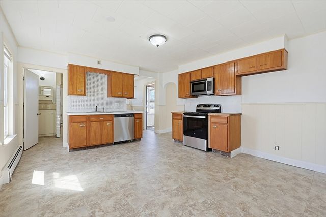 119 Hope Ave, Worcester, MA 01603