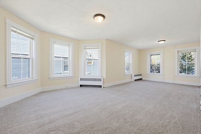 119 Hope Ave, Worcester, MA 01603