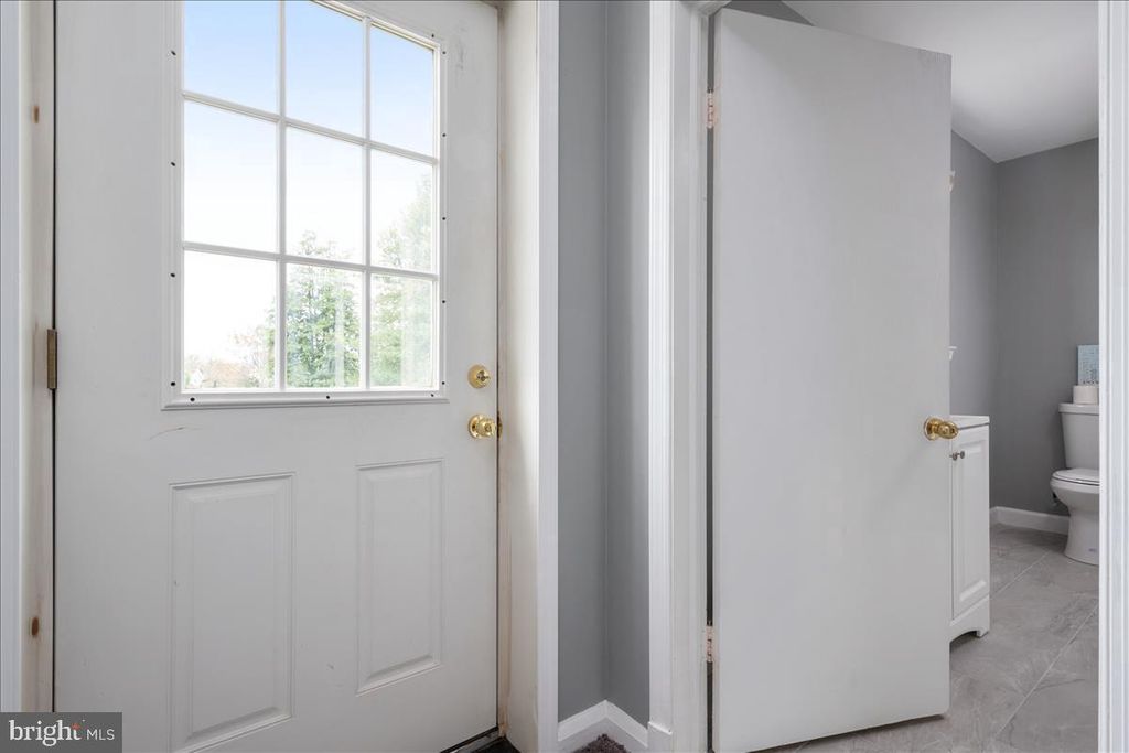 Image 17 of property listing at 2507 GEHB AVE, Baltimore, MD 21227