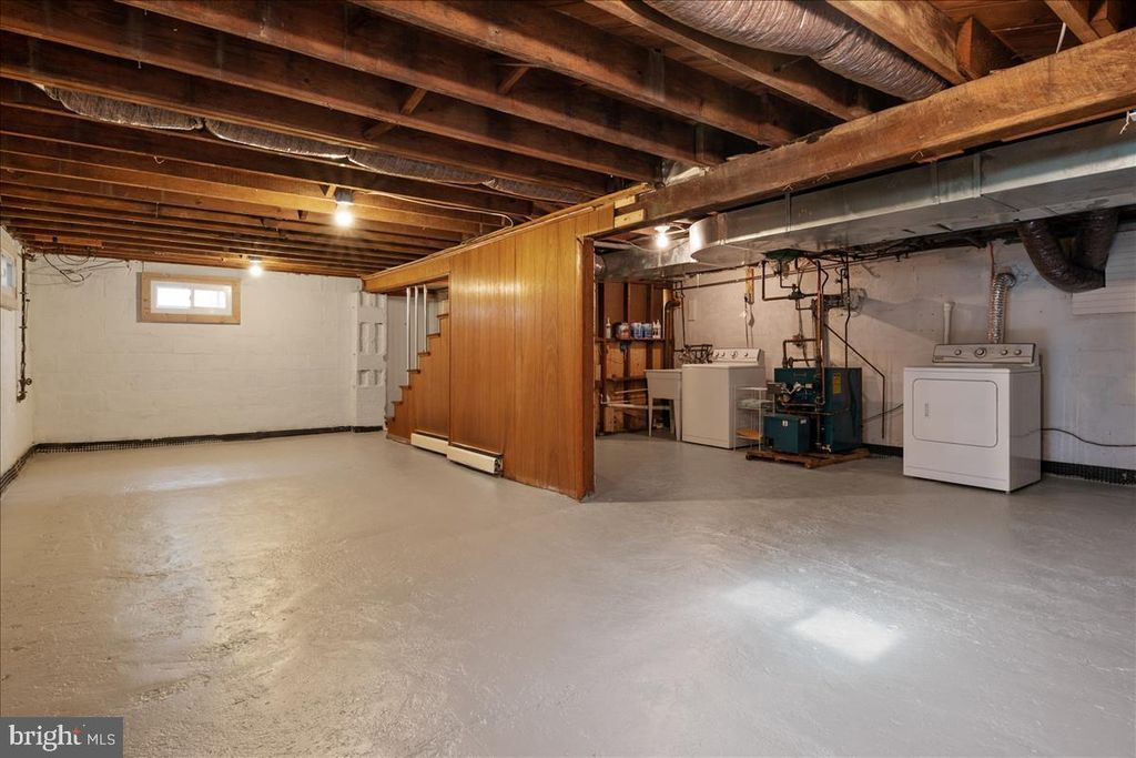 Image 21 of property listing at 2507 GEHB AVE, Baltimore, MD 21227
