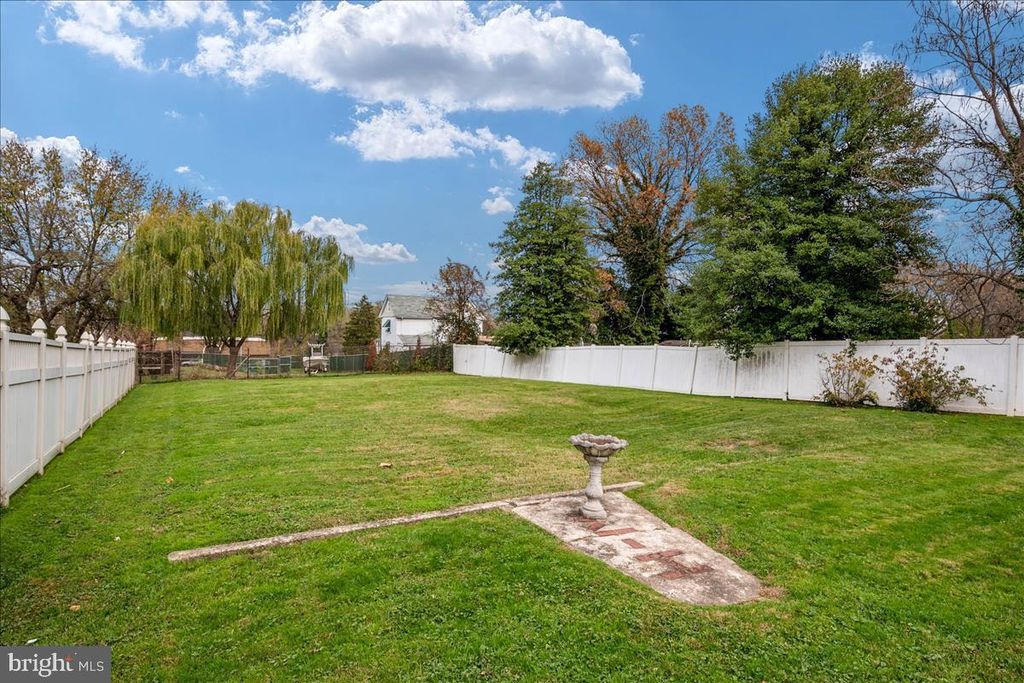 Image 31 of property listing at 2507 GEHB AVE, Baltimore, MD 21227
