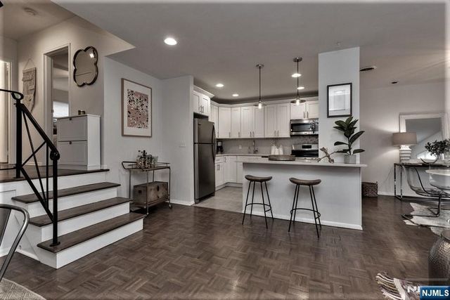 27 Upper Mountain Avenue 1, Montclair, NJ 07042