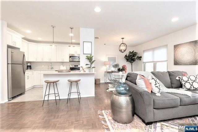 27 Upper Mountain Avenue 1, Montclair, NJ 07042