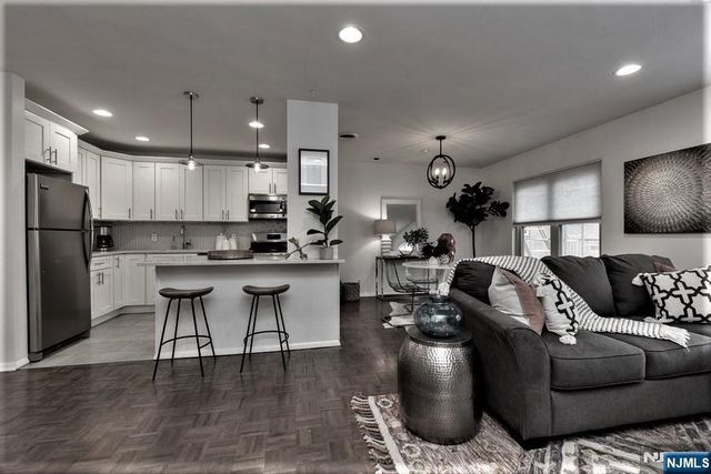 27 Upper Mountain Avenue 1, Montclair, NJ 07042