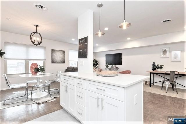 27 Upper Mountain Avenue 1, Montclair, NJ 07042