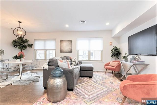 27 Upper Mountain Avenue 1, Montclair, NJ 07042