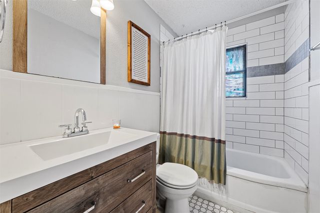 216 Avenue I, Lacy Lakeview, TX 76705