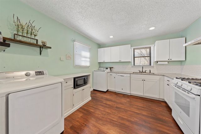216 Avenue I, Lacy Lakeview, TX 76705