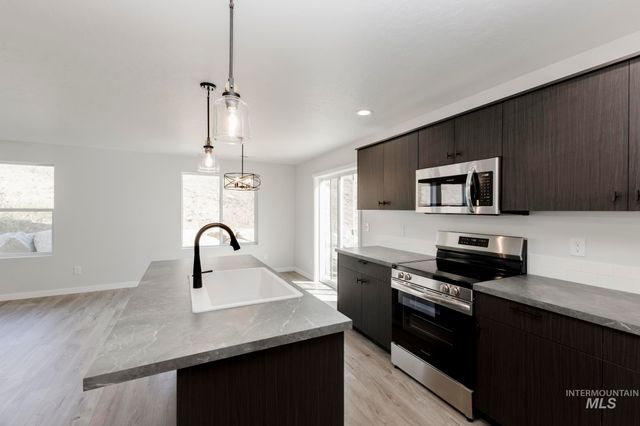 10851 Rutland St, Caldwell, ID 83605