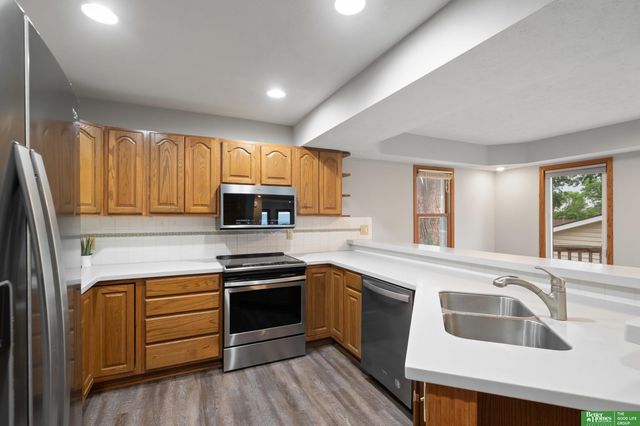 2335 S 123 Street, Omaha, NE 68144