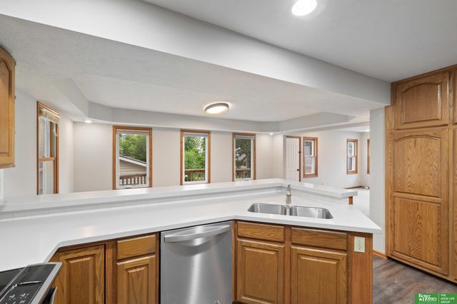 2335 S 123 Street, Omaha, NE 68144