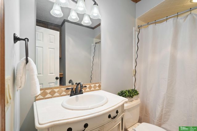 2335 S 123 Street, Omaha, NE 68144