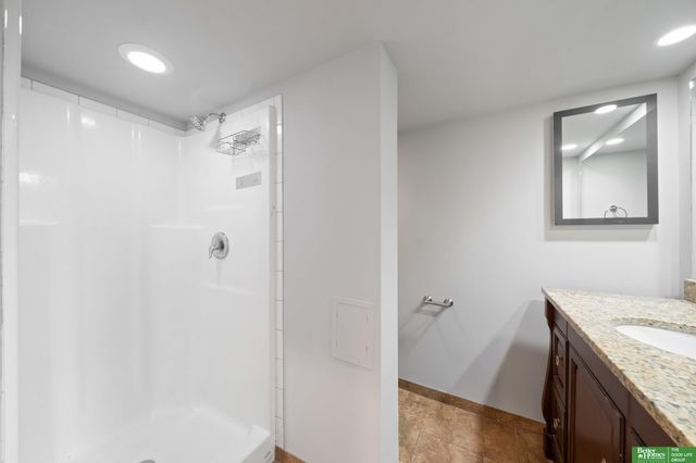 2335 S 123 Street, Omaha, NE 68144