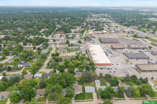2335 S 123 Street, Omaha, NE 68144