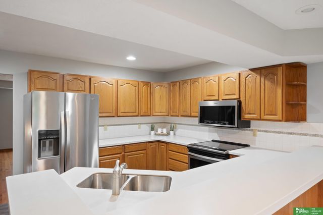 2335 S 123 Street, Omaha, NE 68144
