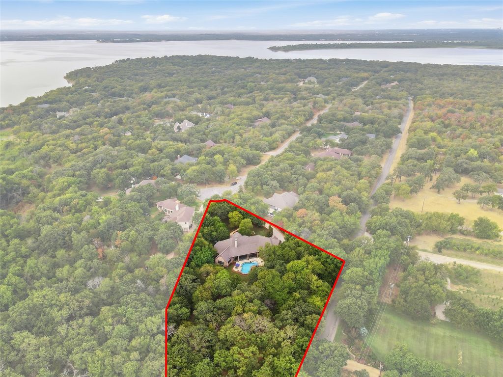2050 E Oak Shores Drive, Cross Roads, TX 76227 — exterior